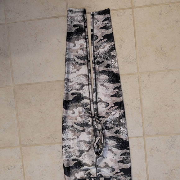 Camouflage Leggings - Picture 8 of 8